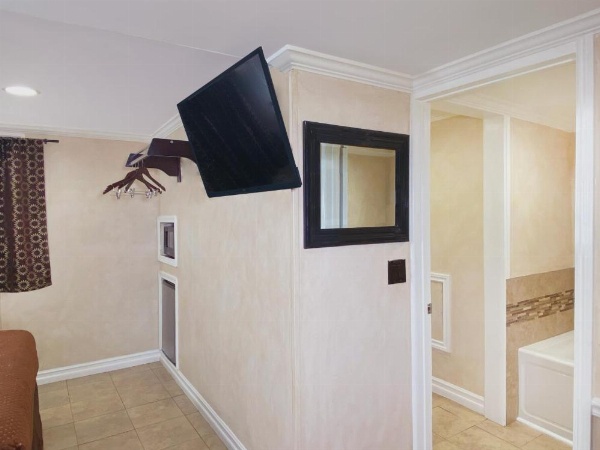 Nite Inn at Universal City - Walking Distance to Universal Studios Hollywood image 47